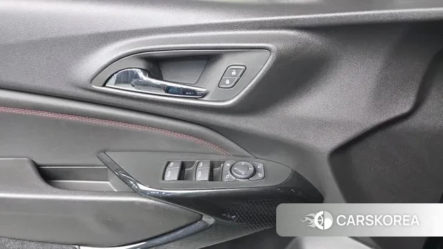 Chevrolet (GM Daewoo) Trax Crossover 2025 Черный из Кореи, фото 3