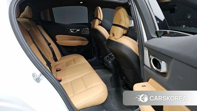Volvo S60 3rd generation 2024 Белый из Кореи, фото 3