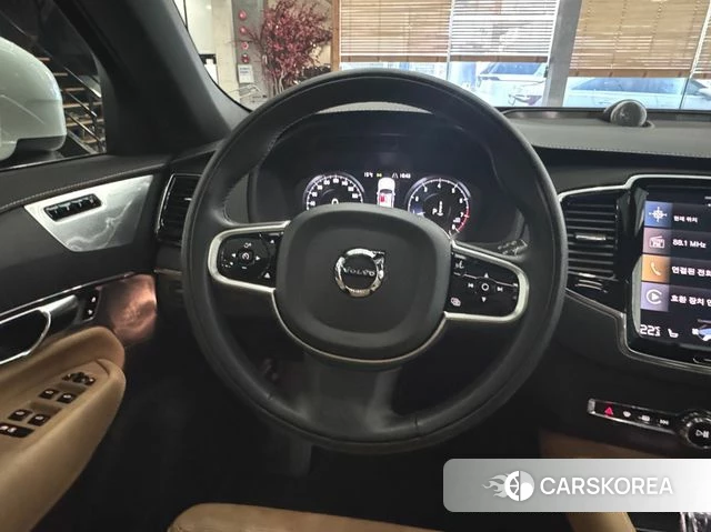 Volvo XC90 second Generation 2022 Белый из Кореи, фото 3