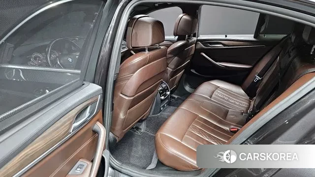 BMW 5 Series (G30) 2018 Серый из Кореи, фото 3