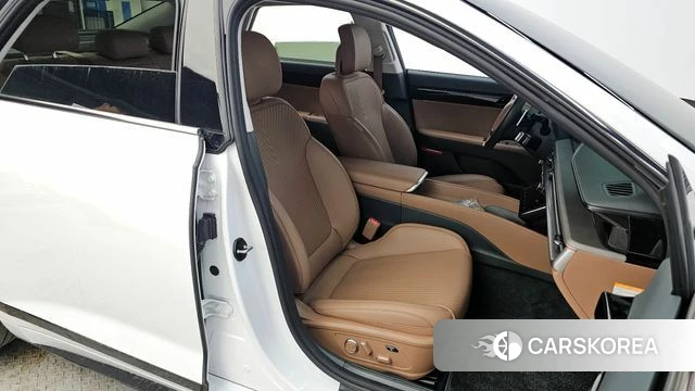 Hyundai Grandeur Hybrid (GN7) 2023 Белый из Кореи, фото 3