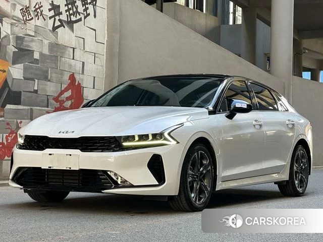 Kia K5 2024 Белый из Китая, фото 3