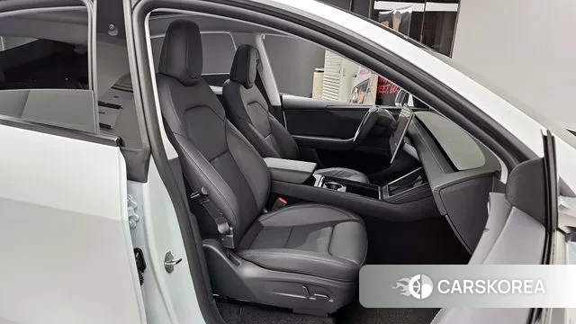 Tesla Model Y 2025 Белый из Кореи, фото 3