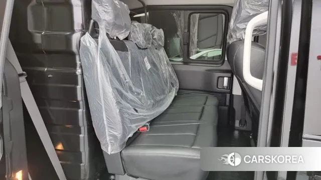 Hyundai Staria 2023 Черный из Кореи, фото 3