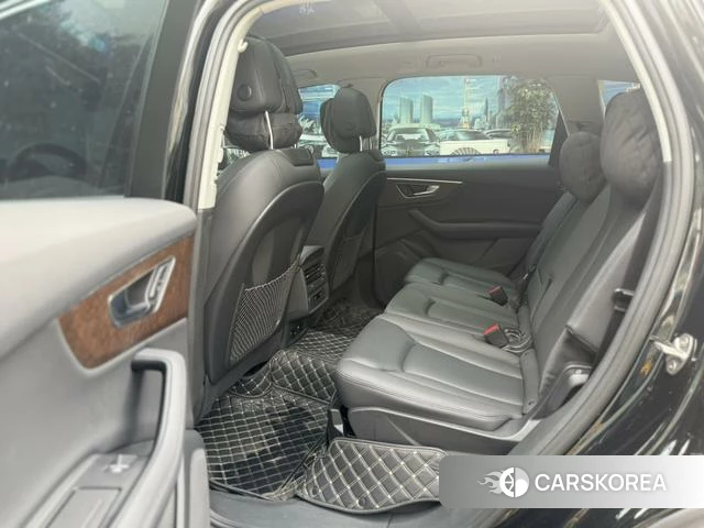 Audi Q7 2024 Черный из Китая, фото 3