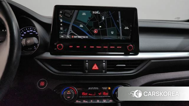 Kia The New K3 2nd generation 2022 Белый из Кореи, фото 3