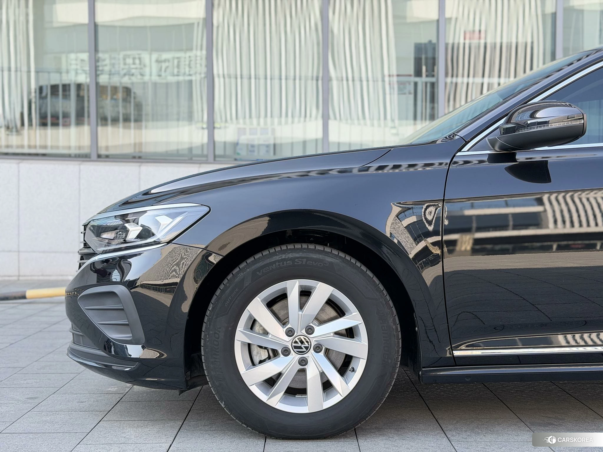 Volkswagen Passat 2022 Черный из Китая, фото 3