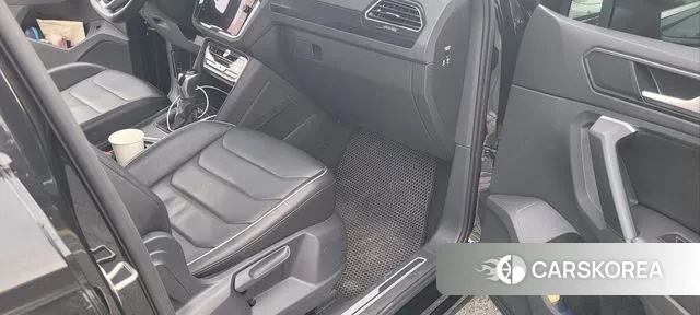 Volkswagen Tiguan second Generation 2021 Черный из Кореи, фото 3