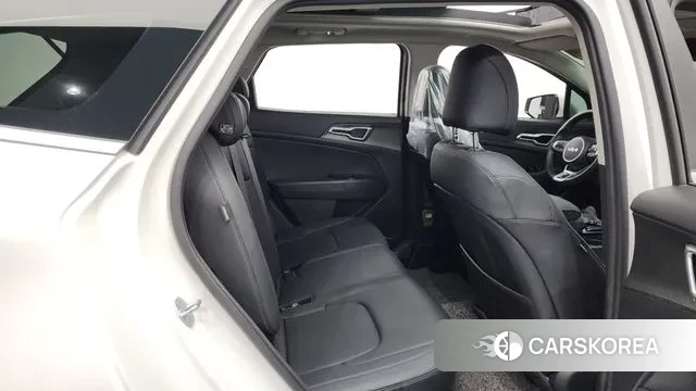 Kia Sportage 5th Generation 2023 Белый из Кореи, фото 3