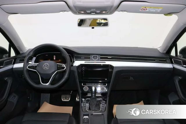 Volkswagen Magotan 2025 Черный из Китая, фото 3