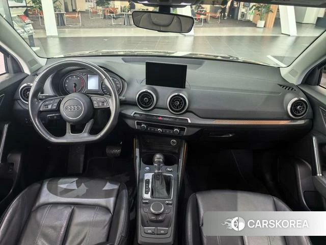 Audi Q2L 2022 Темно-серый из Китая, фото 3