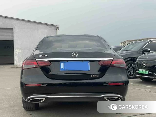 Mercedes-Benz E-class 2023 Черный из Китая, фото 3