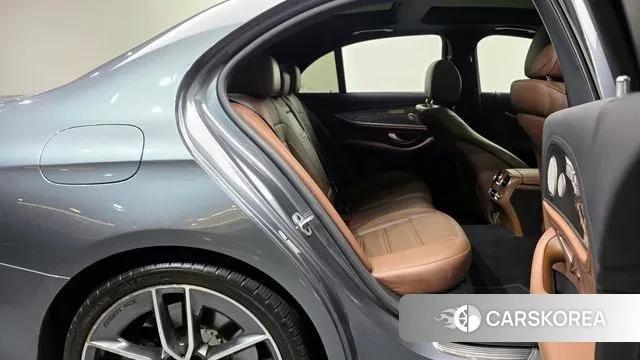 Mercedes-Benz E-Class W213 2021 Серый из Кореи, фото 3