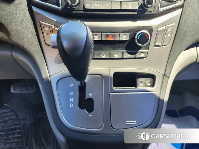 Hyundai The New Grand Starex 2018 Белый из Кореи, фото 3