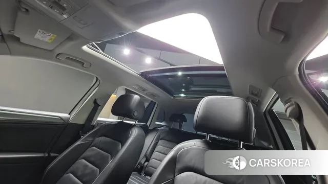 Volkswagen Tiguan second Generation 2022 Белый из Кореи, фото 3