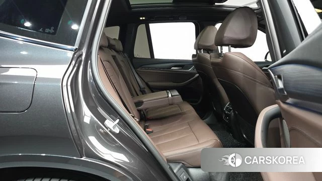 BMW iX3 2025 Серый из Кореи, фото 3