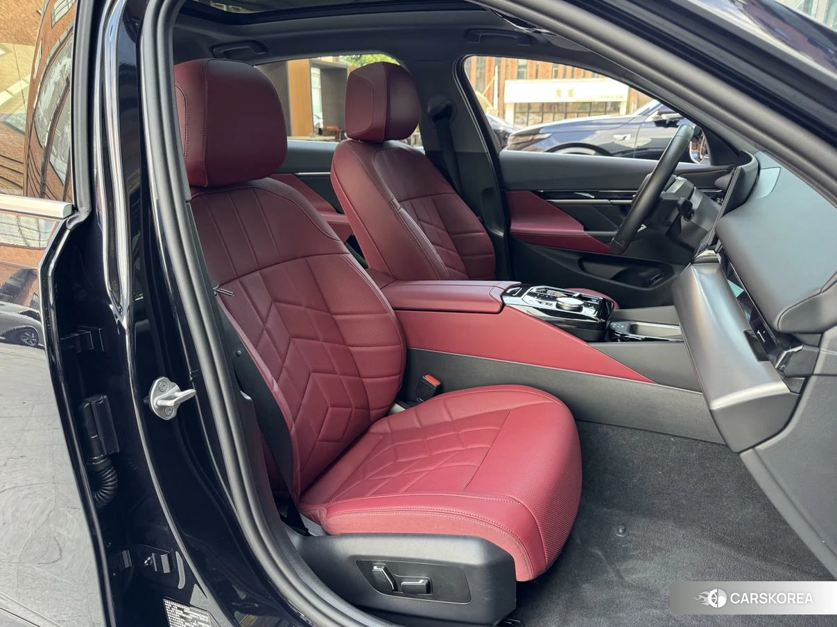 BMW i5 2025 Черный из Китая, фото 3