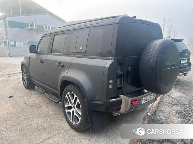 Land Rover Defender (L663) 2024 Черный двухцветный из Кореи, фото 3