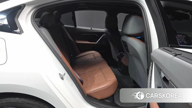 BMW i5 (G60) 2023 Белый из Кореи, фото 3