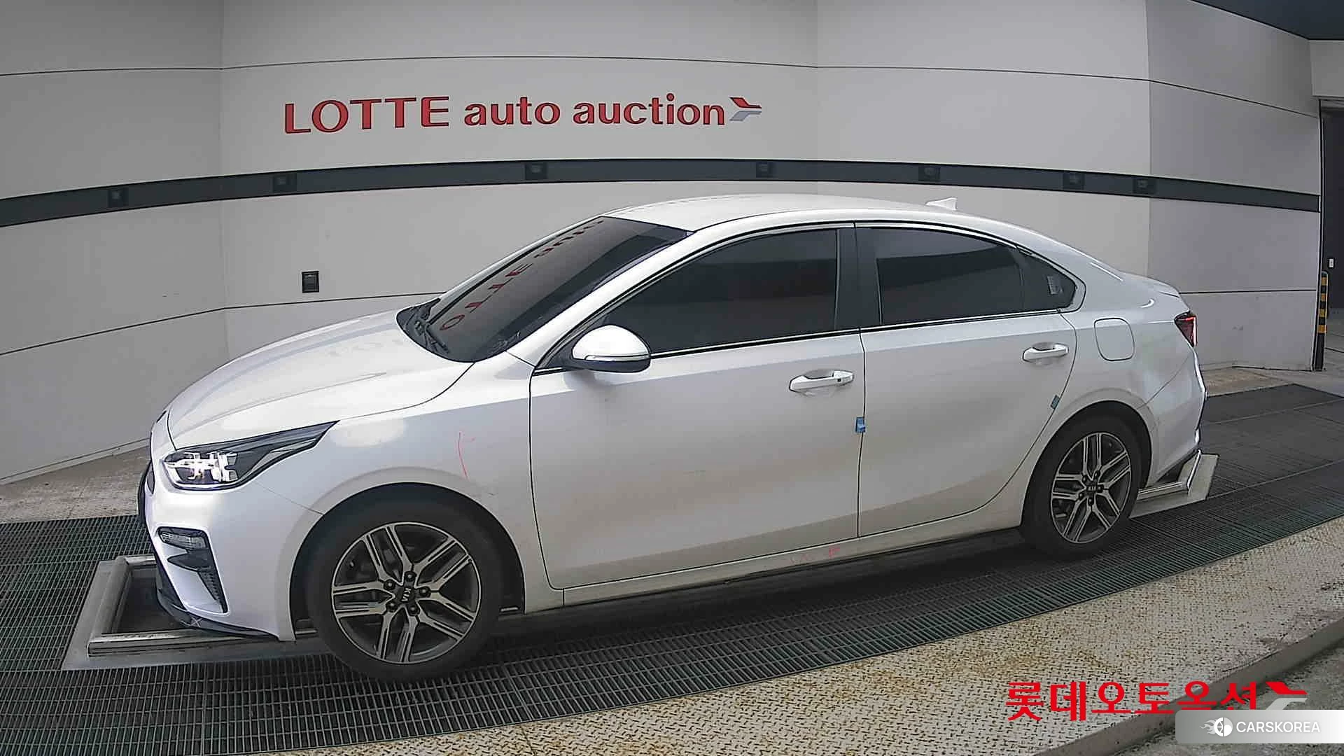 Kia K3 2020 Snow White Pearl из Кореи, фото 3