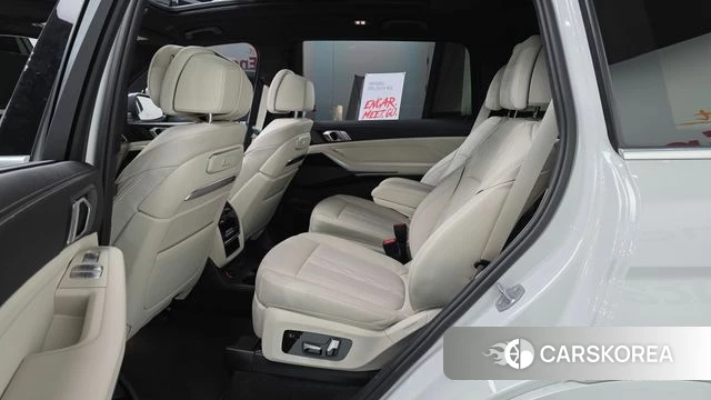 BMW X7 (G07) 2023 Белый из Кореи, фото 3