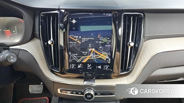 Volvo XC60 second Generation 2019 Черный из Кореи, фото 3