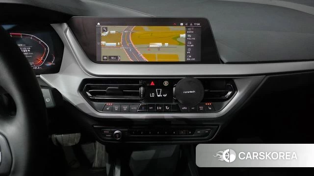 BMW 1 Series (F40) 2021 Белый из Кореи, фото 3