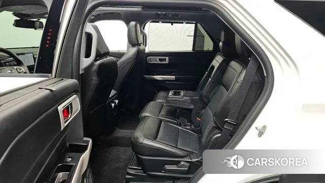 Ford Explorer 6th Generation 2022 Белый из Кореи, фото 3