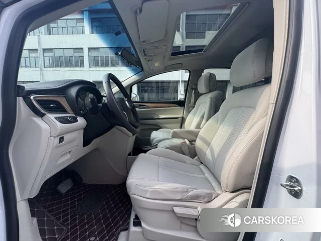Buick GL8 2018 Белый из Китая, фото 3