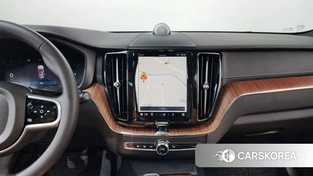 Volvo XC60 second Generation 2023 Белый из Кореи, фото 3