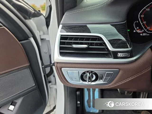 BMW 7 Series (G11) 2020 Белый из Кореи, фото 3