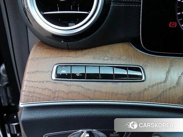 Mercedes-Benz E-Class W213 2018 Черный из Кореи, фото 3