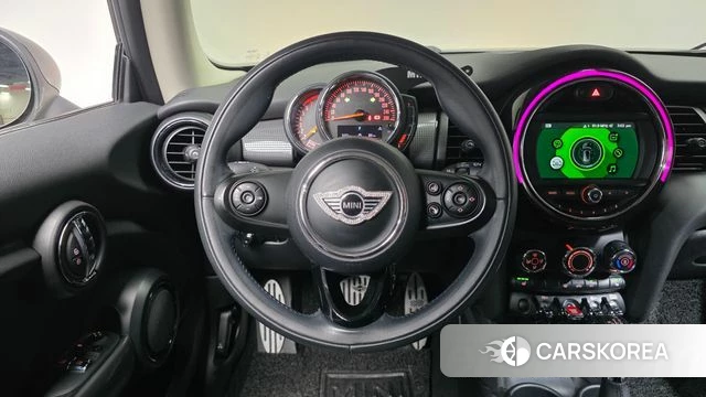 Mini Cooper 2018 Жемчужный цвет из Кореи, фото 3