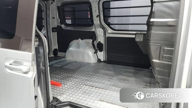 Hyundai Staria 2023 Серебряный из Кореи, фото 3