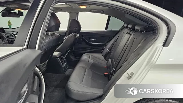 BMW 3 Series (F30) 2018 Белый из Кореи, фото 3