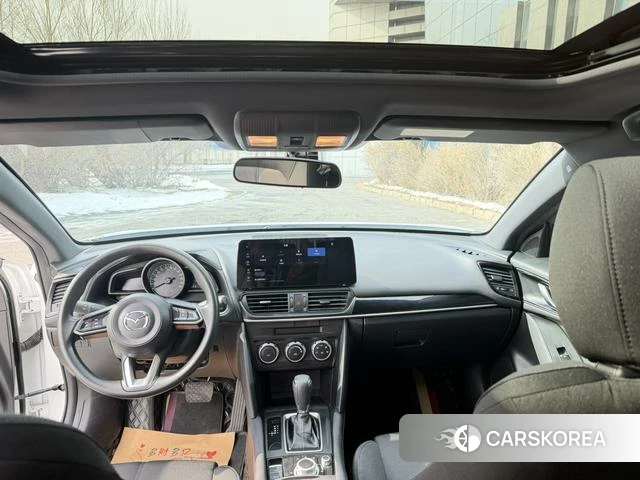 Mazda CX-4 2023 Белый из Китая, фото 3