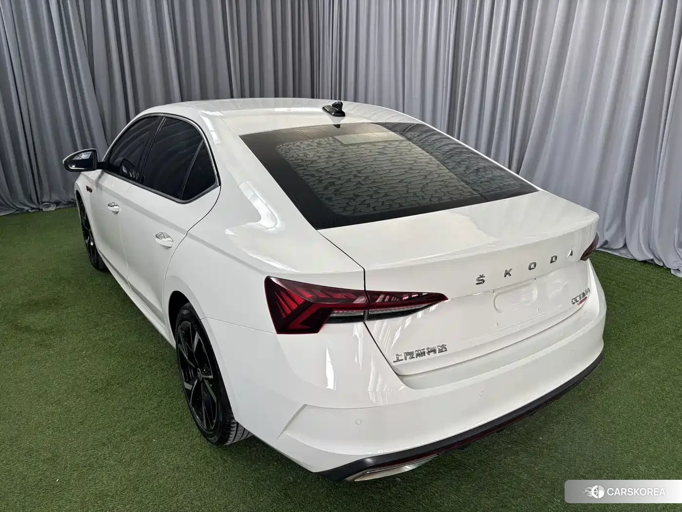 Skoda Octavia 2022 Белый из Китая, фото 3
