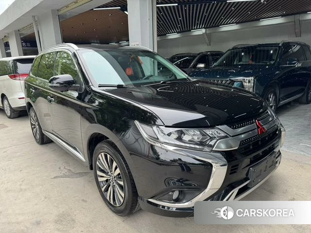 Mitsubishi  Outlander 2021 Черный из Китая, фото 3