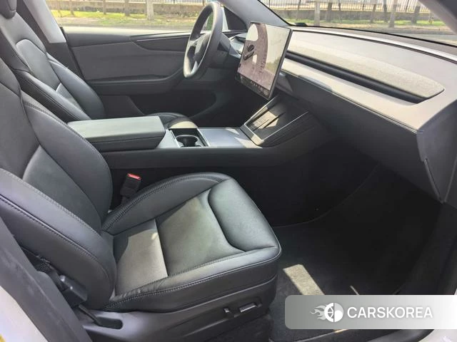 Tesla Model Y 2025 Белый из Китая, фото 3