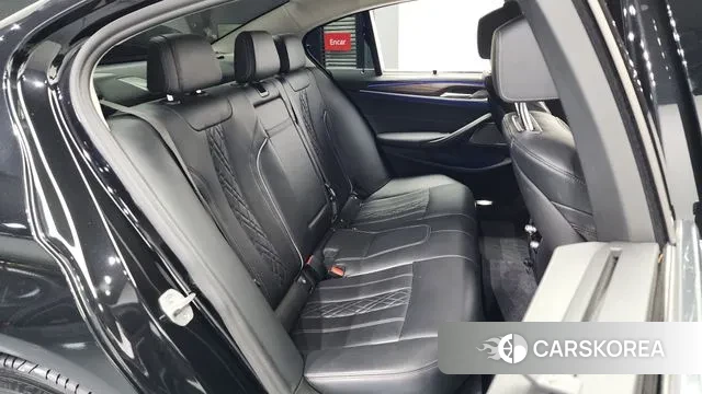 BMW 5 Series (G30) 2021 Черный из Кореи, фото 3