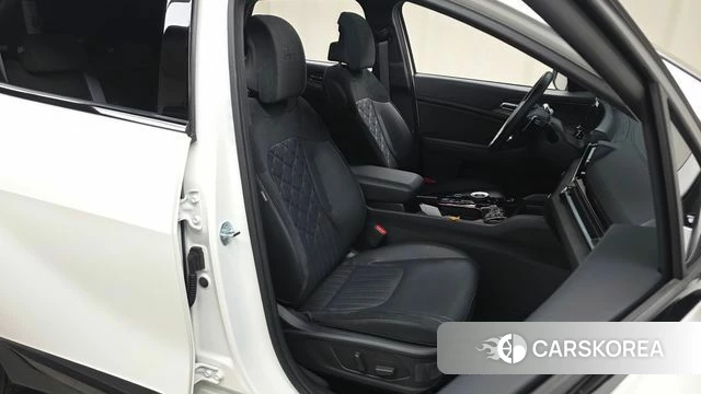 Kia Sportage 5th Generation Hybrid 2023 Белый из Кореи, фото 3