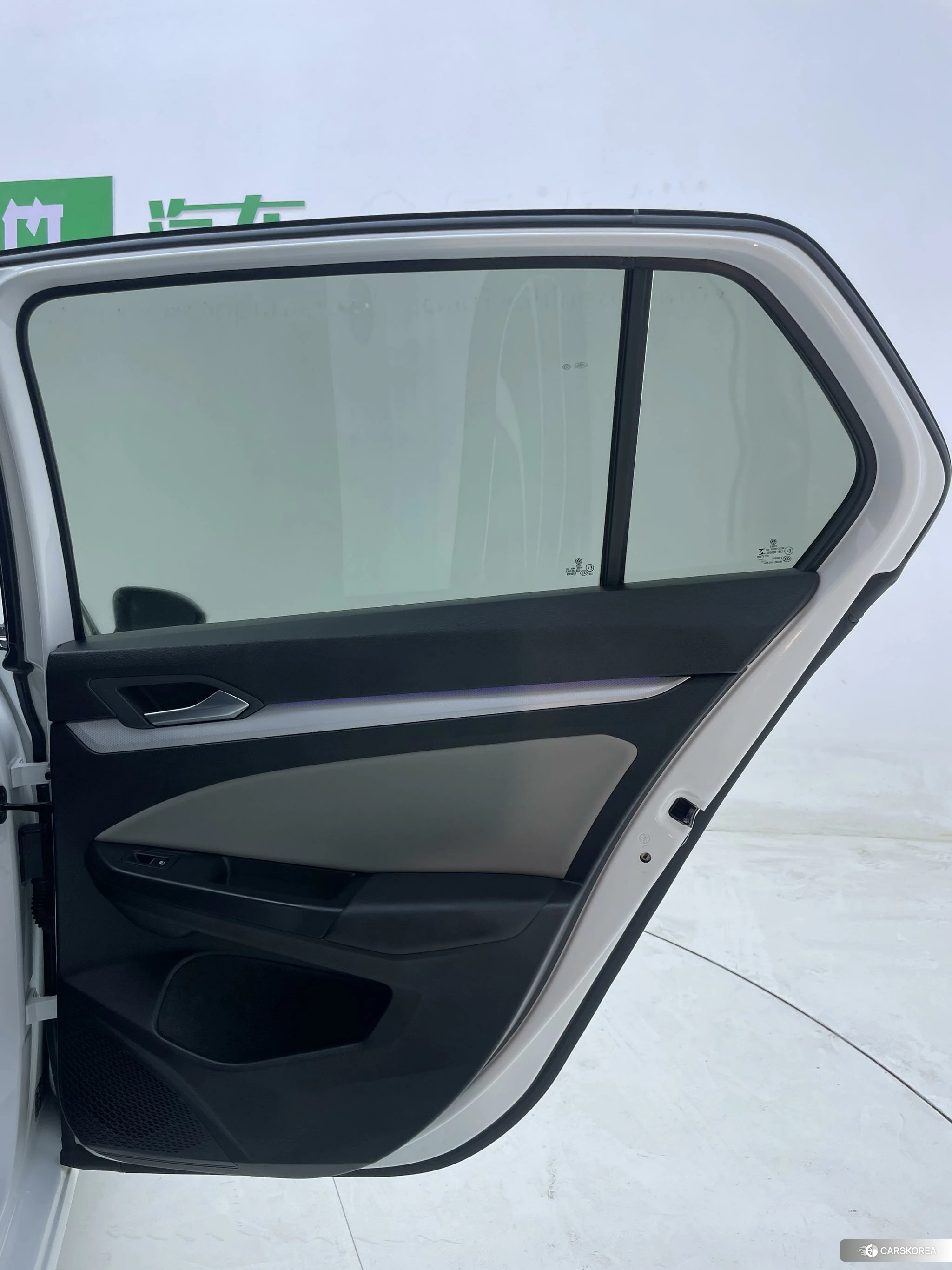 Volkswagen Golf 2022 Белый из Китая, фото 3