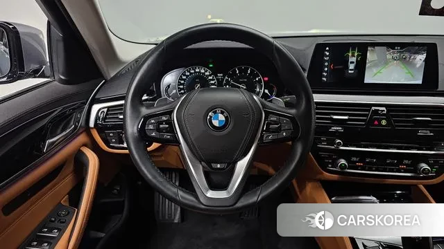 BMW 5 Series (G30) 2018 Серебристо-серый из Кореи, фото 3