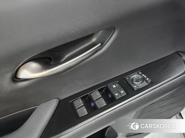 Lexus UX250h 2023 Белый из Кореи, фото 3