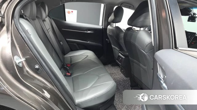Toyota Camry (XV70) 2022 Коричневый из Кореи, фото 3