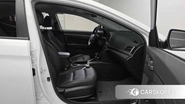 Hyundai Avante AD 2018 Белый из Кореи, фото 3