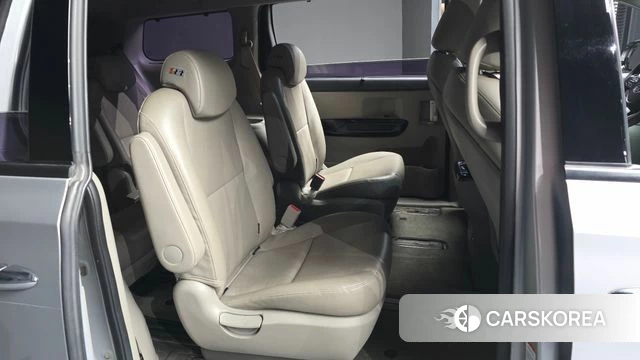 Kia The New Carnival 2018 Серебряный из Кореи, фото 3