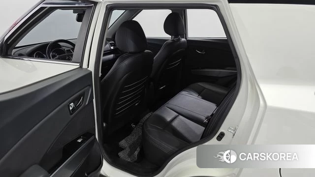 Ssangyong Tivoli Armor 2018 Жемчужный цвет из Кореи, фото 3
