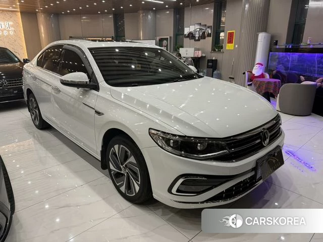 Volkswagen Bora 2023 Белый из Китая, фото 3