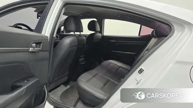 Hyundai Avante AD 2018 Белый из Кореи, фото 3